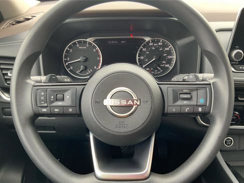 Used 2023 Nissan Rogue SV image 16