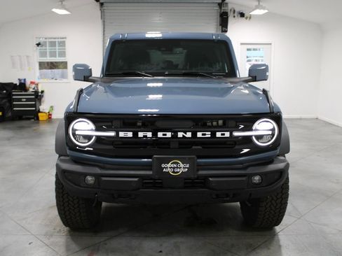 New 2025 Ford Bronco Outer Banks w/ Sasquatch Package image 2