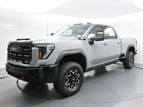 Used 2024 GMC Sierra 2500 AT4X AWD/4WD image 3
