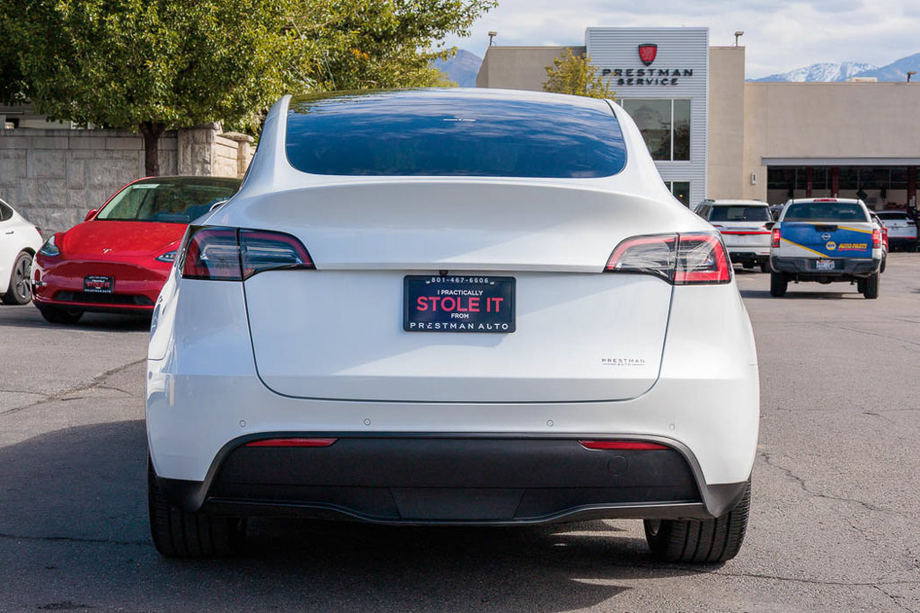 Used 2023 Tesla Model Y Long Range AWD/4WD image 17