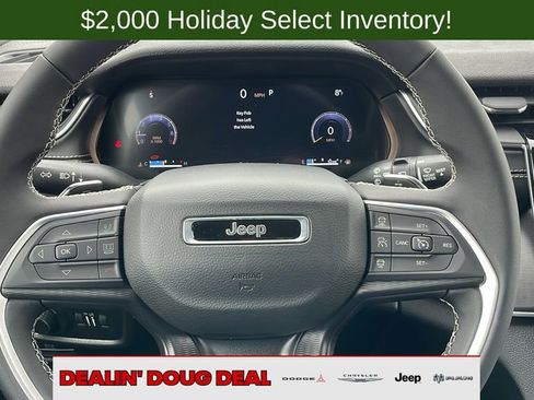 New 2025 Jeep Grand Cherokee Laredo image 14