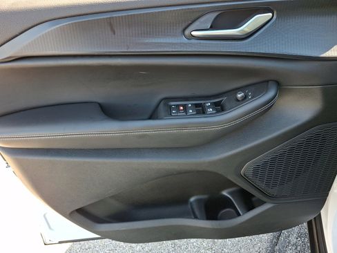 Used 2023 Jeep Grand Cherokee L Altitude image 12