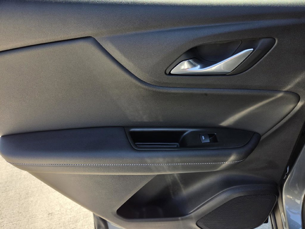 Used 2024 Chevrolet Blazer LT FWD image 11