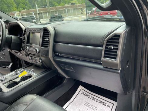 Used 2018 Ford Expedition Max XLT w/ Equipment Group 202A AWD/4WD image 31