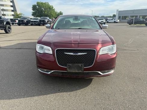 Used 2019 Chrysler 300 Limited AWD/4WD image 5