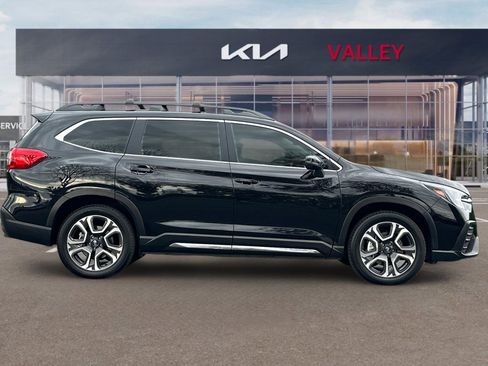 Used 2023 Subaru Ascent Limited image 3