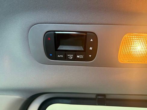 Used 2023 Honda Odyssey Touring image 17