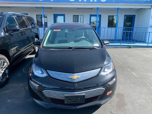Used 2018 Chevrolet Bolt LT FWD image 3