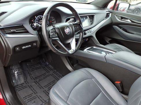 Used 2024 Buick Enclave Premium image 9