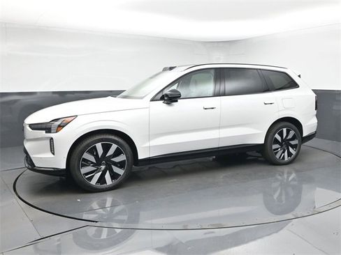 New 2025 Volvo EX90 Plus w/ Protection Package Premier image 4