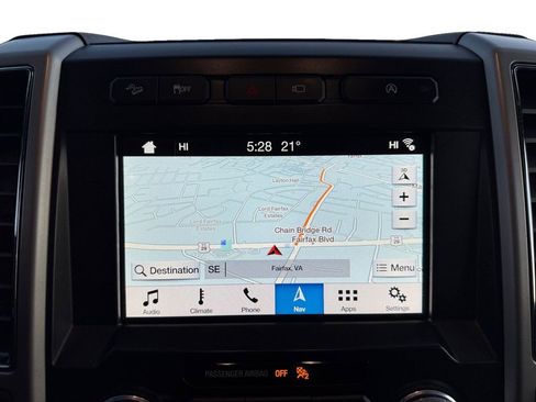 Used 2018 Ford F150 Lariat w/ Equipment Group 502A Luxury image 16