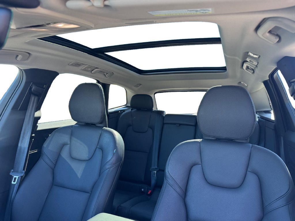 Certified 2024 Volvo XC60 B5 Plus AWD/4WD image 24