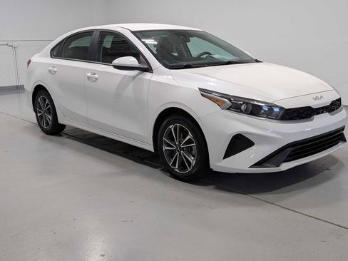 Certified 2023 Kia Forte LXS FWD image 6