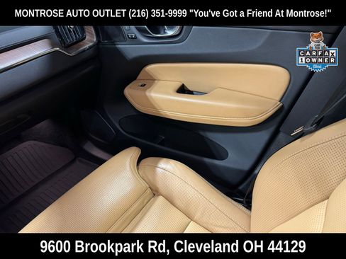 Used 2023 Volvo XC60 B5 Ultimate w/ Climate Package image 39