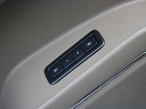 Used 2020 Chevrolet Tahoe Premier AWD/4WD image 16
