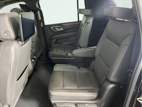 Used 2023 Chevrolet Suburban High Country w/ Advanced Technology Package AWD/4WD image 12