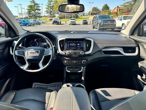 Used 2023 GMC Terrain SLT image 12