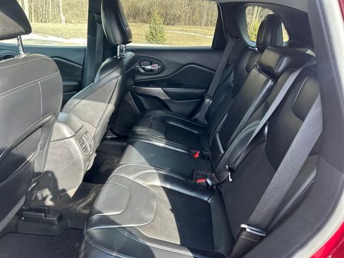 Used 2020 Jeep Cherokee Latitude Plus w/ Comfort/Convenience Group image 14