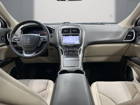 Used 2019 Lincoln Nautilus Reserve AWD/4WD image 18