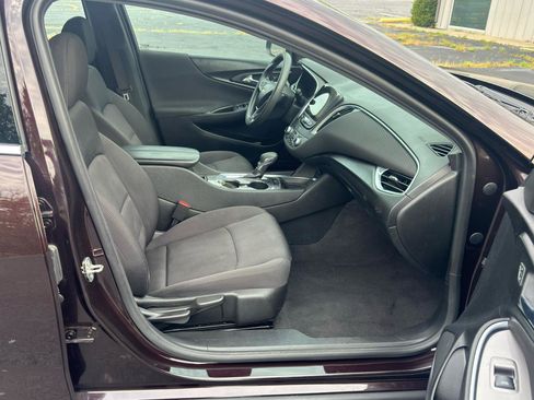Used 2021 Chevrolet Malibu LT FWD image 14