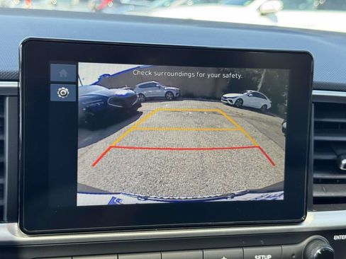 Used 2026 Hyundai Venue SEL FWD image 29