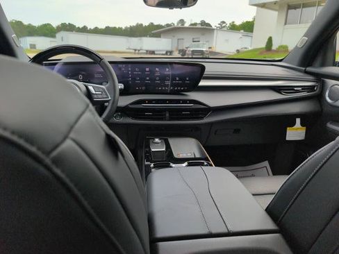 New 2026 Buick Enclave Avenir w/ Super Cruise Package FWD image 25