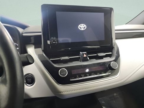 Used 2023 Toyota Corolla SE image 30