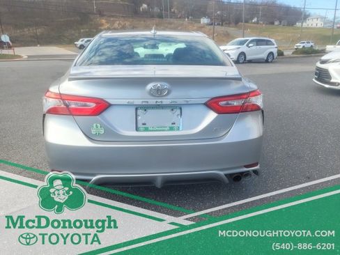 Used 2020 Toyota Camry SE image 7