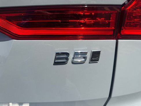 Certified 2024 Volvo XC60 B5 Plus w/ Protection Package Premier AWD/4WD image 11