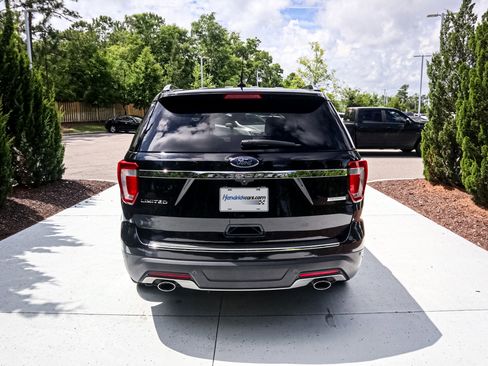 Used 2019 Ford Explorer Limited w/ Ford Safe & Smart Package FWD image 10