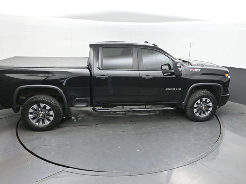 Used 2024 Chevrolet Silverado 2500 Custom w/ Custom Value Package image 37