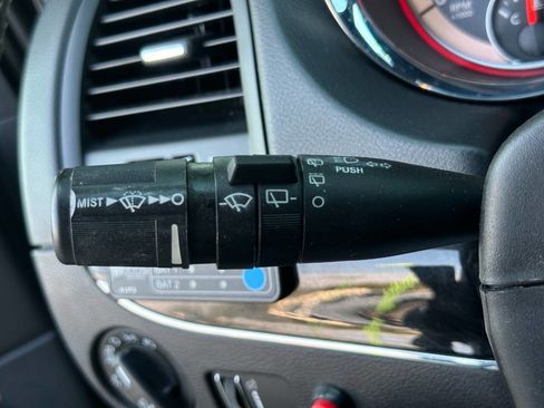 Used 2019 Dodge Grand Caravan SE image 30