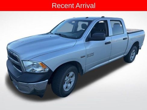 Used 2018 RAM 1500 ST w/ SXT Appearance Group image 4