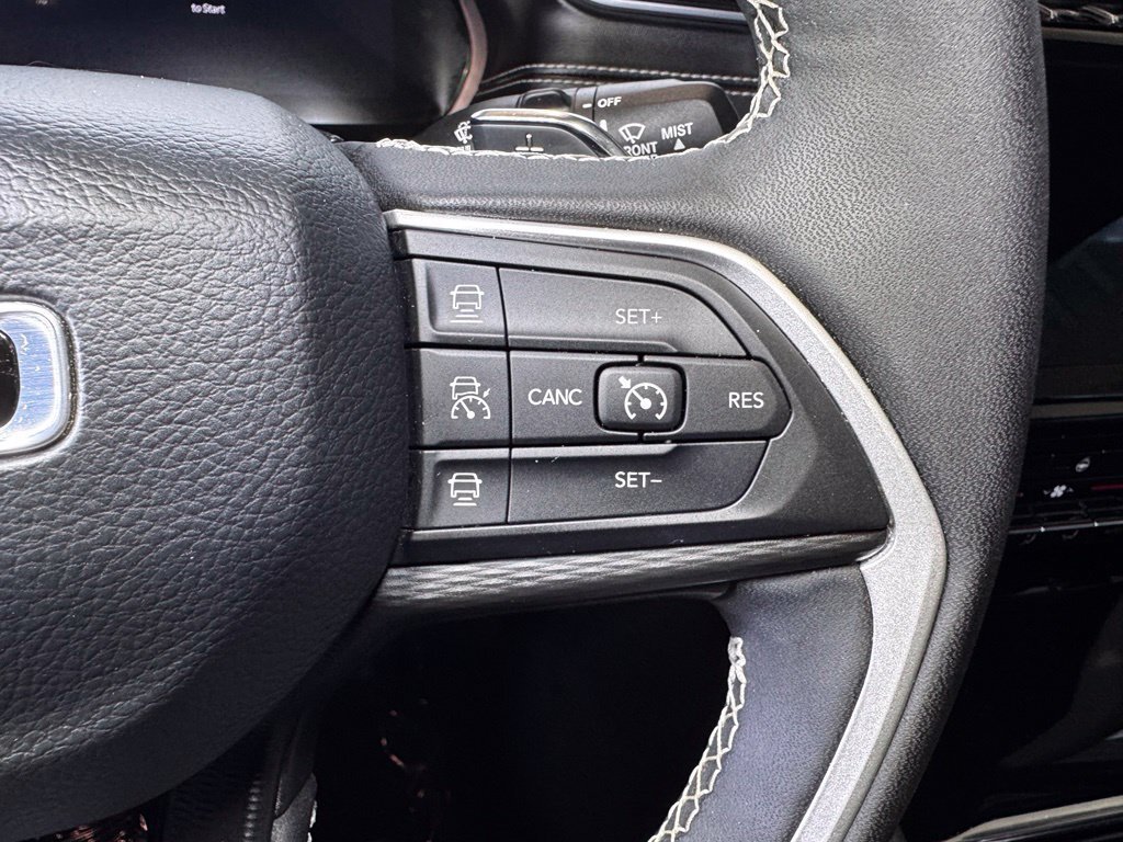 Used 2024 Jeep Grand Cherokee L Altitude AWD/4WD image 26