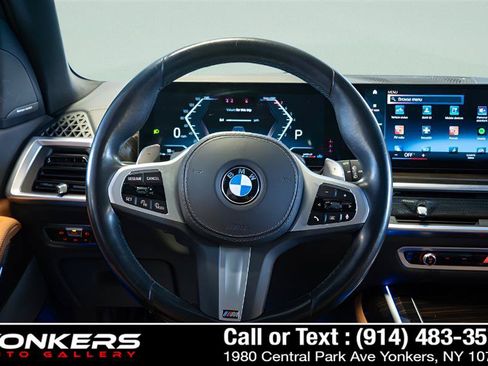 Used 2023 BMW X7 xDrive40i w/ M Sport Package AWD/4WD image 39