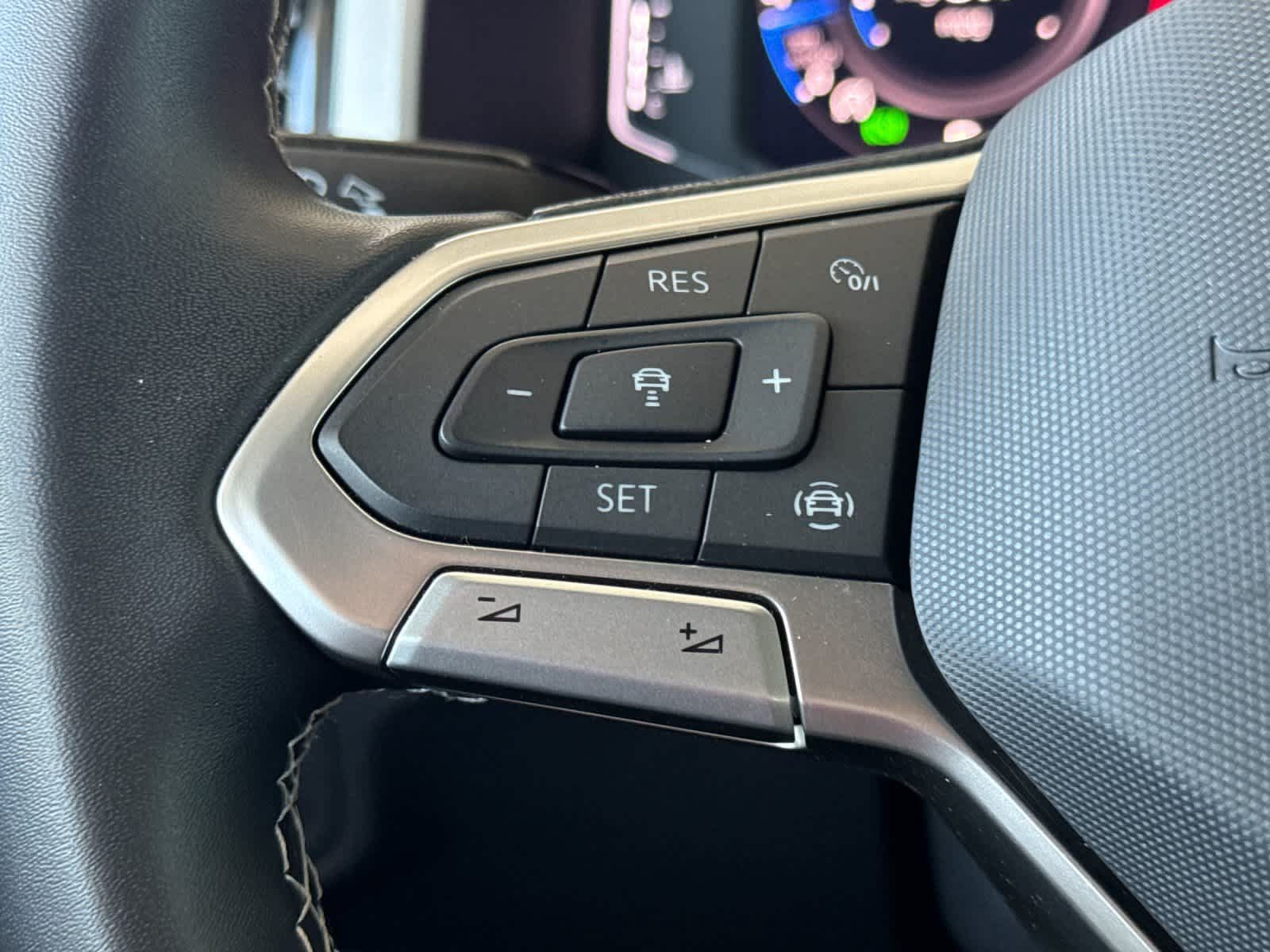 Used 2023 Volkswagen Atlas Cross Sport SE FWD image 26