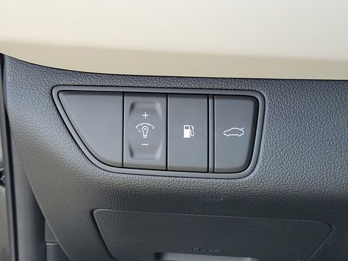 Used 2023 Genesis G70 2.0T w/ Sport Prestige Package image 31