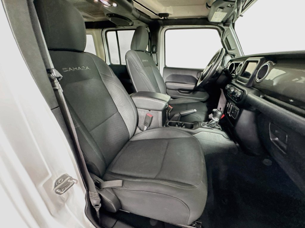 Used 2019 Jeep Wrangler Unlimited Sahara AWD/4WD image 34