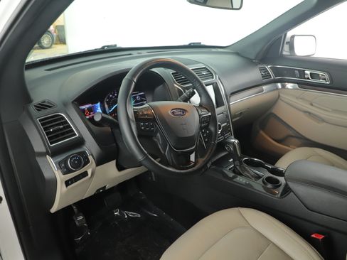 Used 2019 Ford Explorer Limited image 4