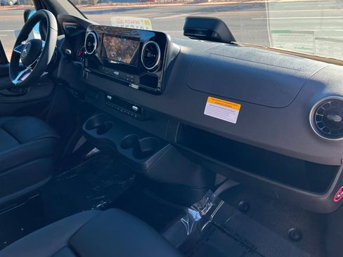 New 2026 Mercedes-Benz Sprinter 2500 image 22