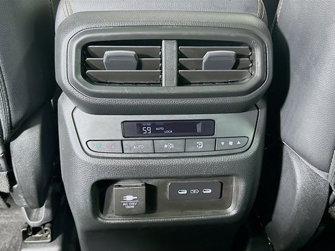 Used 2024 Honda Pilot TrailSport image 25