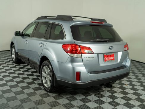 Used 2013 Subaru Outback 2.5i Premium w/ All-Weather Pkg image 4