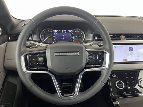 Used 2023 Land Rover Range Rover Evoque R-Dynamic SE image 12