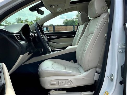 Used 2024 Buick Enclave Avenir w/ Avenir Technology Package AWD/4WD image 27
