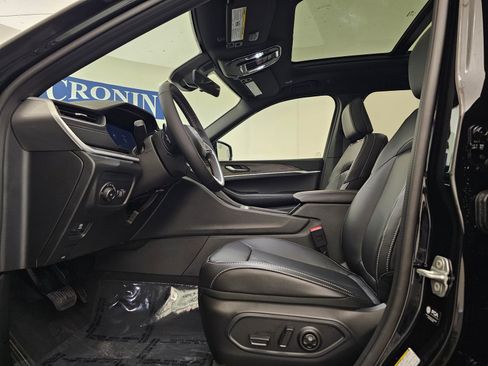 New 2025 Jeep Grand Cherokee Limited image 14