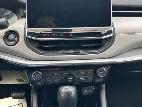 Certified 2022 Jeep Compass Limited AWD/4WD image 28
