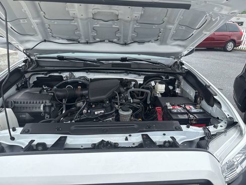 Used 2021 Toyota Tacoma SR AWD/4WD image 13