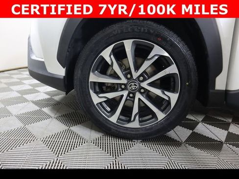 Used 2022 Toyota Corolla Cross XLE w/ Convenience Package image 29