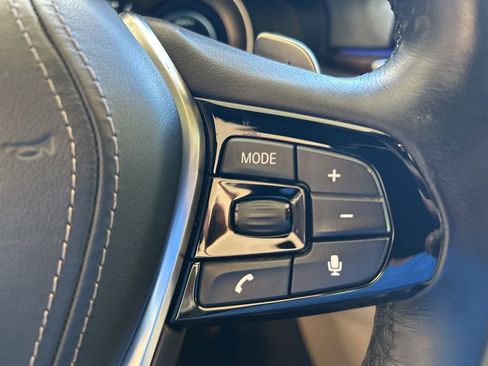 Used 2018 BMW 530e xDrive image 52