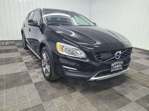 Used 2016 Volvo V60 T5 Cross Country AWD/4WD image 14